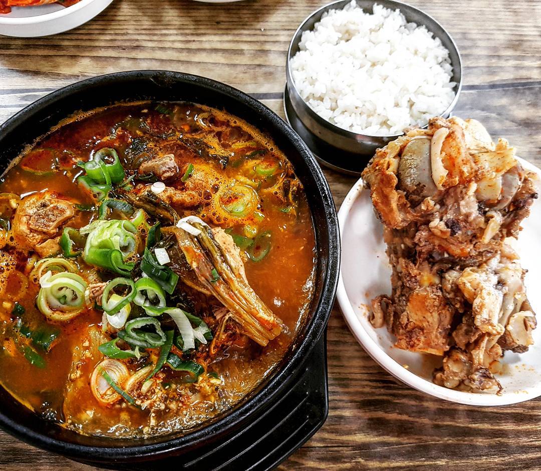 24시뼈다귀해장국 - 충북, 청주-청원구 율량 내덕 | 맛집검색 식신