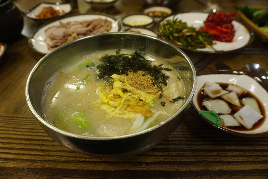 참한손칼국수보쌈 - 대구, 달서구 성서 계명대 | 맛집검색 식신