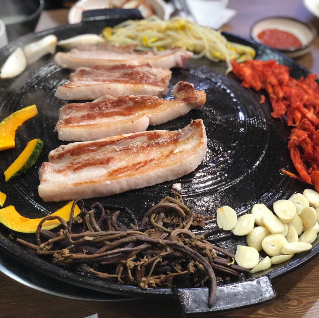 더덕솥뚜껑삼겹살 - 충남, 세종시 조치원 | 맛집검색 식신