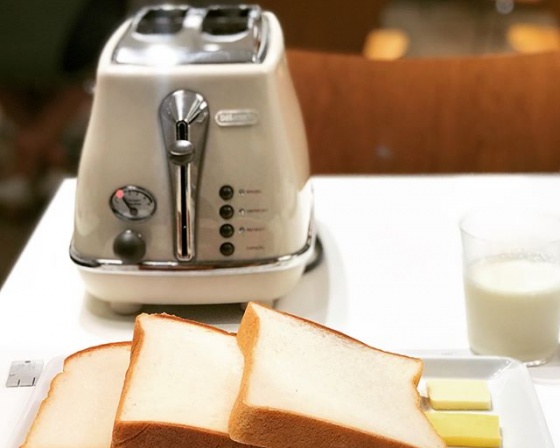 LA CANTINE CENTRE THE Bakery , 일본 〒104-0061 Tokyo, Chūō, Ginza, 1 Chome−2−１ 東京高速道路紺屋ビル
