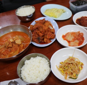 굴다리식당 매장 사진, 서울특별시 마포구 도화길 44-2
