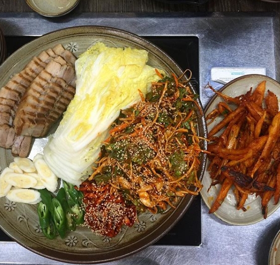 출처 : 더덕산채 인스타그램 검색 결과