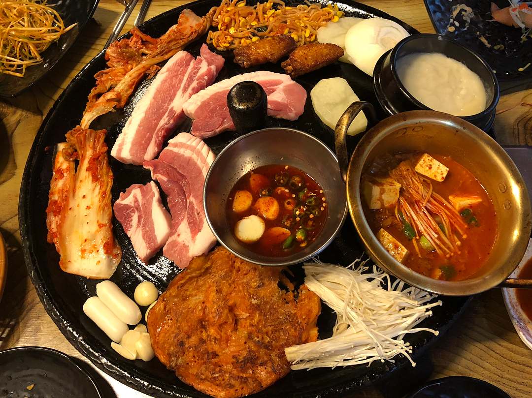 한상가득왕솥뚜껑 - 서울 강북, 상암동 DMC | 맛집검색 식신