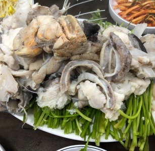 김해식당 매장 사진, 부산광역시 중구 자갈치로 51-2