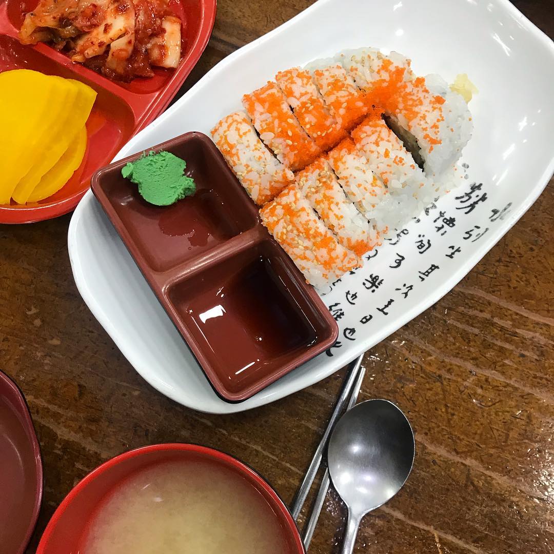 출처 : 대왕김밥전대정문 인스타그램 검색 결과