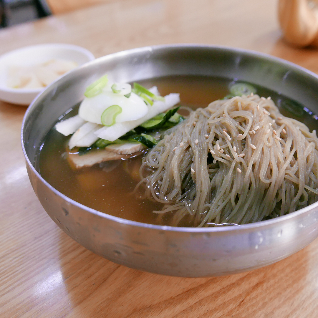 출처 : 부부냉면 인스타그램 검색 결과