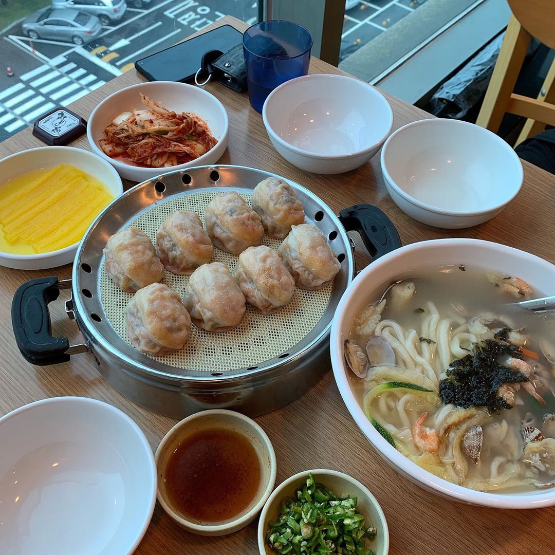 봉창이칼국수 - 울산, 동구 일산해수욕장 | 맛집검색 식신