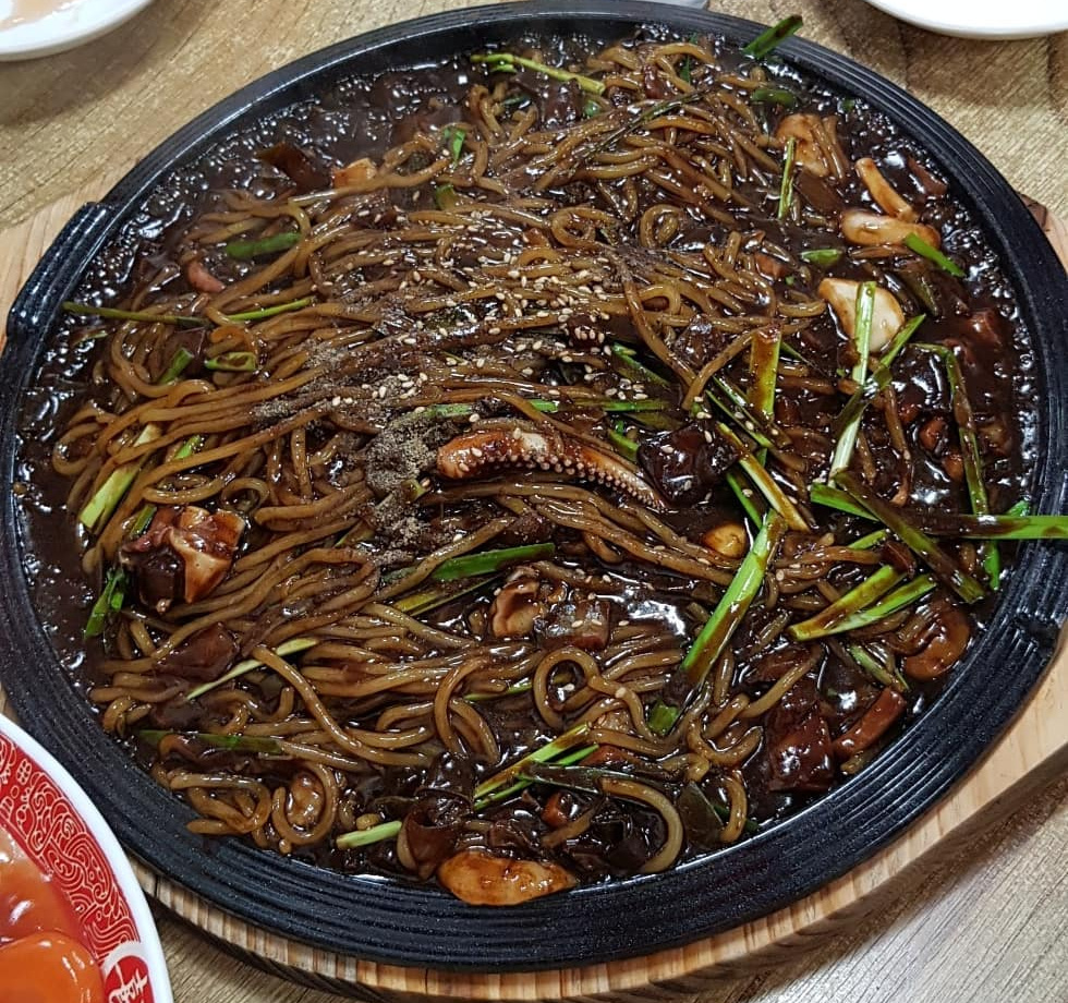 출처 : y0on5tar_s2님의 인스타그램