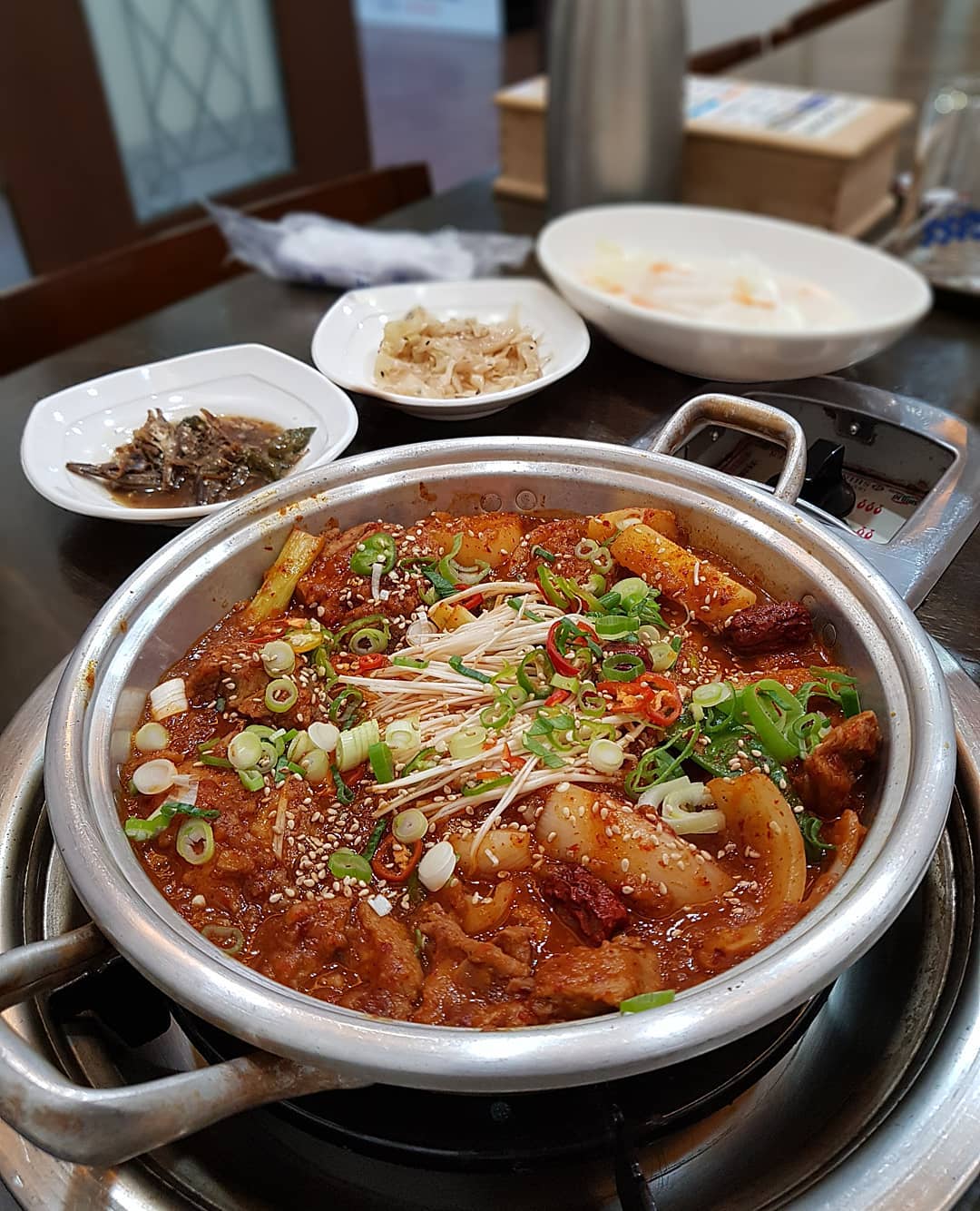 출처 : 고령촌돼지찌게 인스타그램 검색 결과