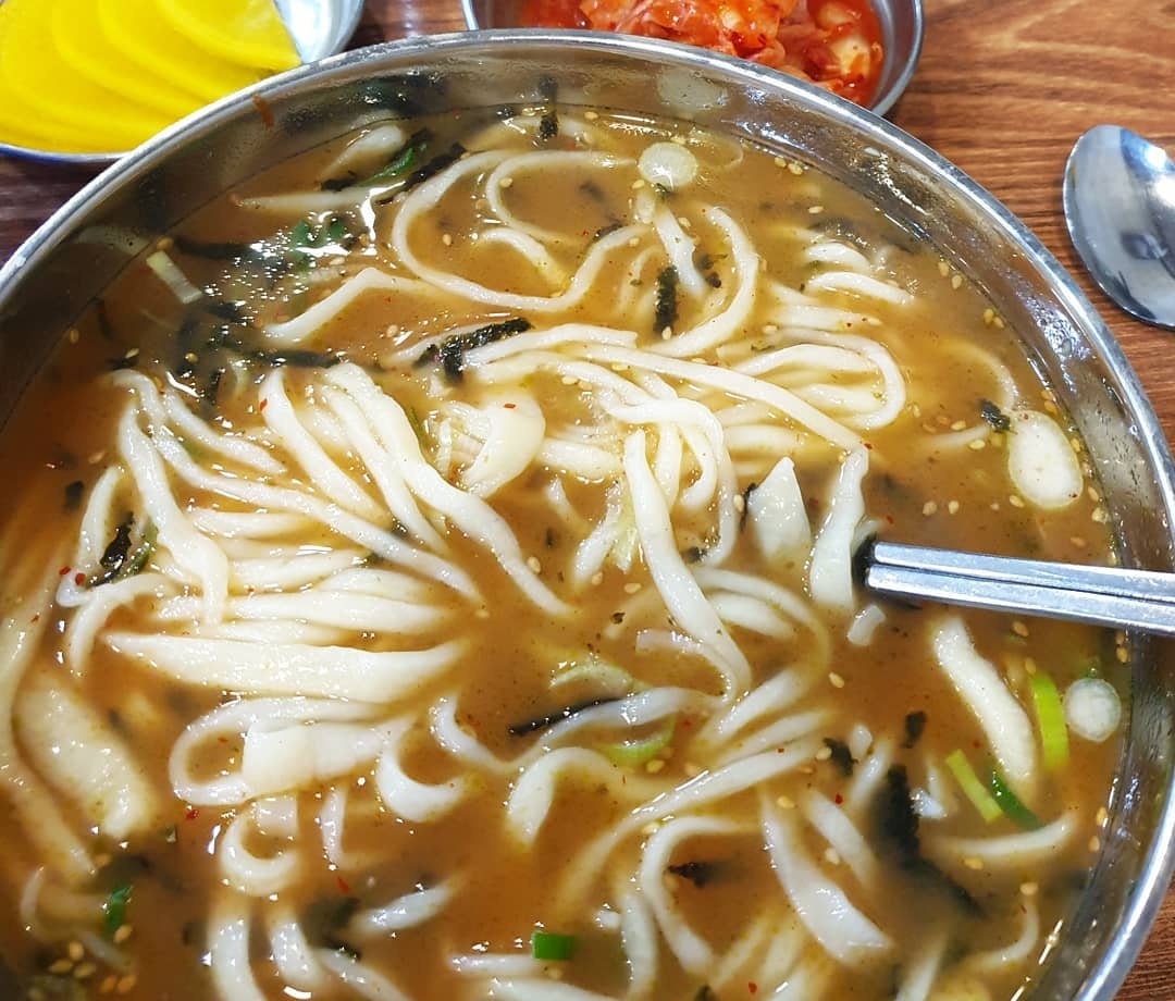 출처 : 홍두깨칼국수 인스타그램 검색 결과