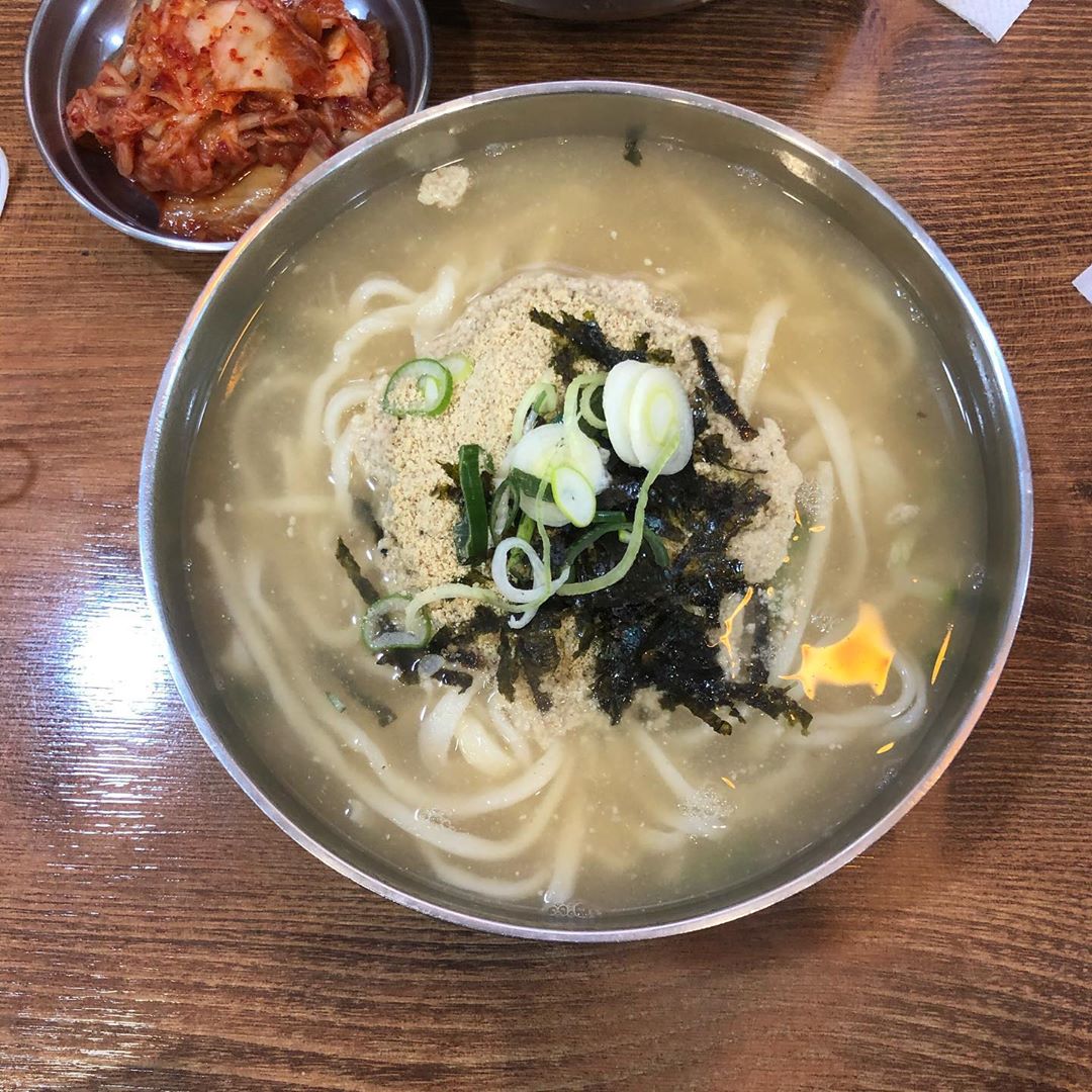 출처 : 홍두깨칼국수 인스타그램 검색 결과