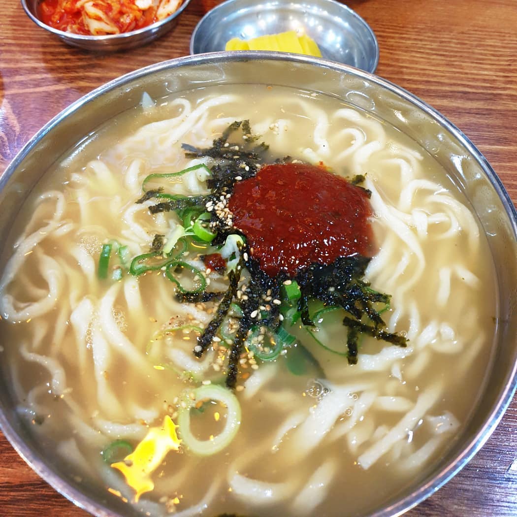 출처 : 홍두깨칼국수 인스타그램 검색 결과