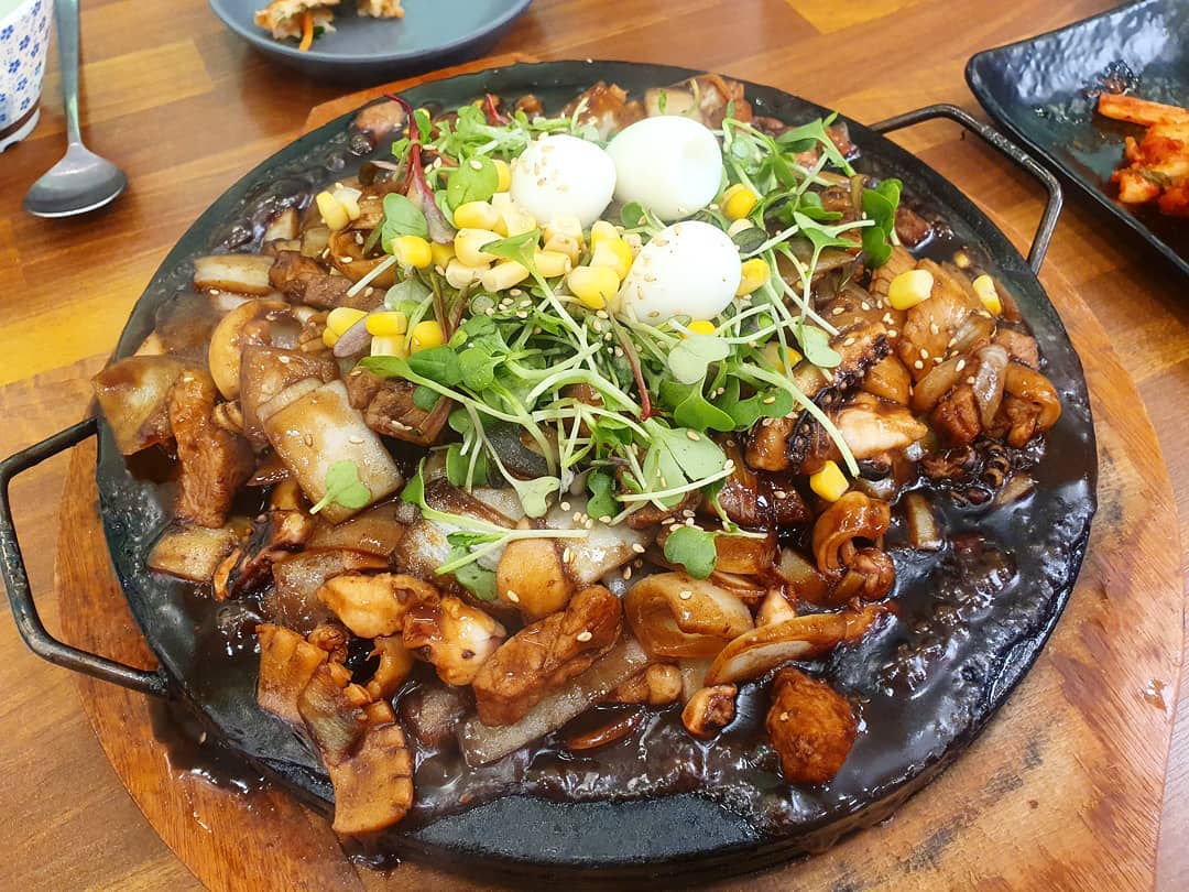 출처 : 산타의자장면 인스타그램 검색 결과