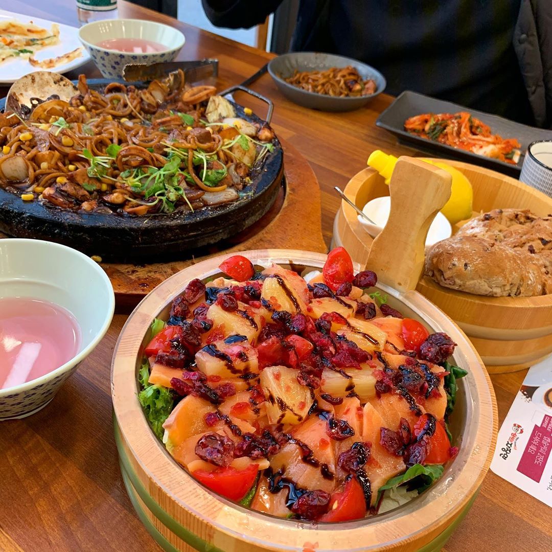 출처 : 산타의자장면 인스타그램 검색 결과