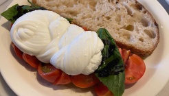 슬로우치즈 매장 이미지