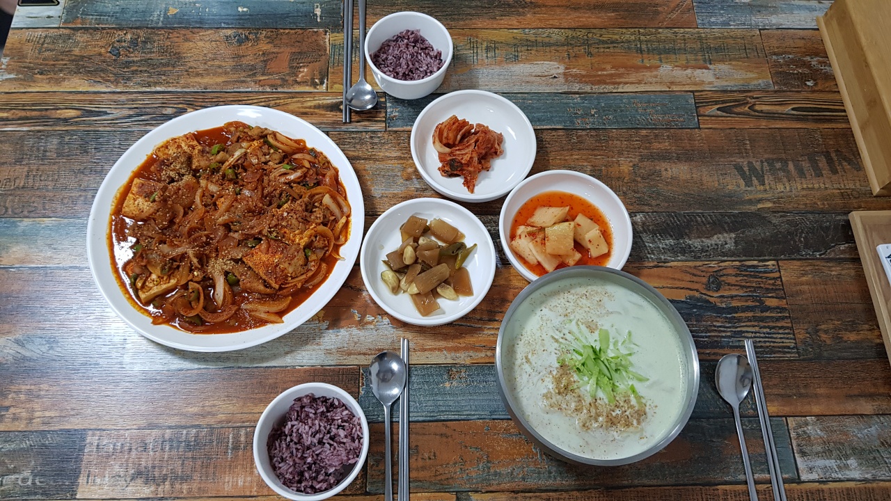 소담우리밀칼국수 - 대전, 서구-갈마 도마 | 맛집검색 식신