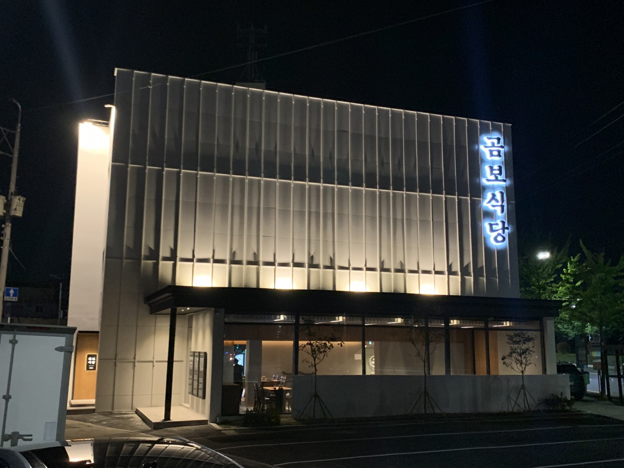 place_img