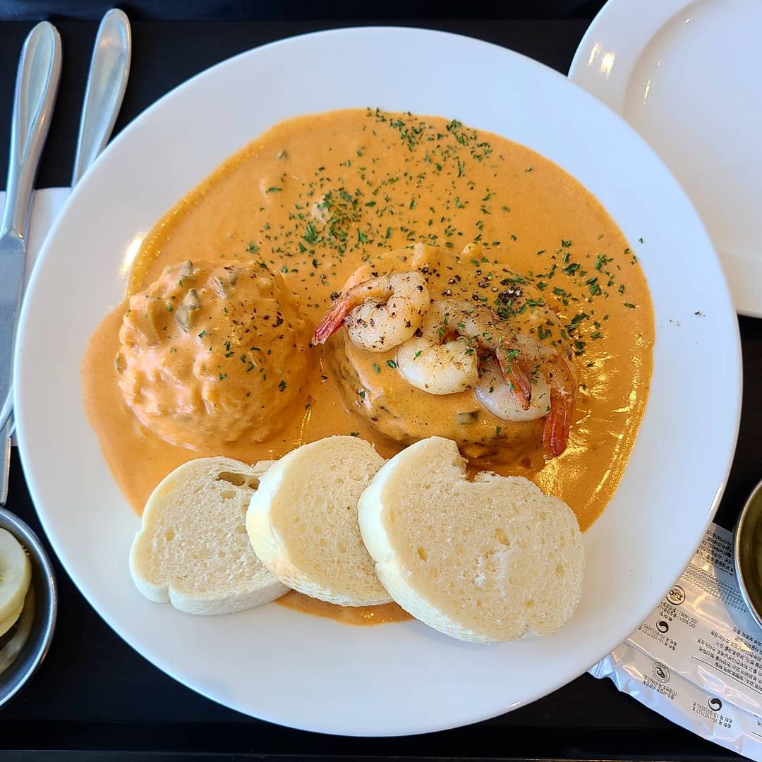 출처 : 필동함박 스타필드하남점 인스타그램 검색 결과