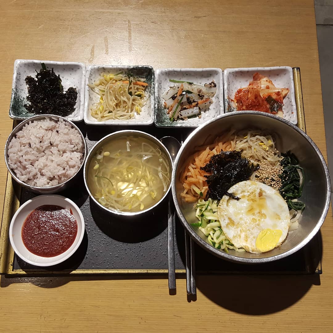 출처 : 온드린 더현대서울점 인스타그램 검색 결과