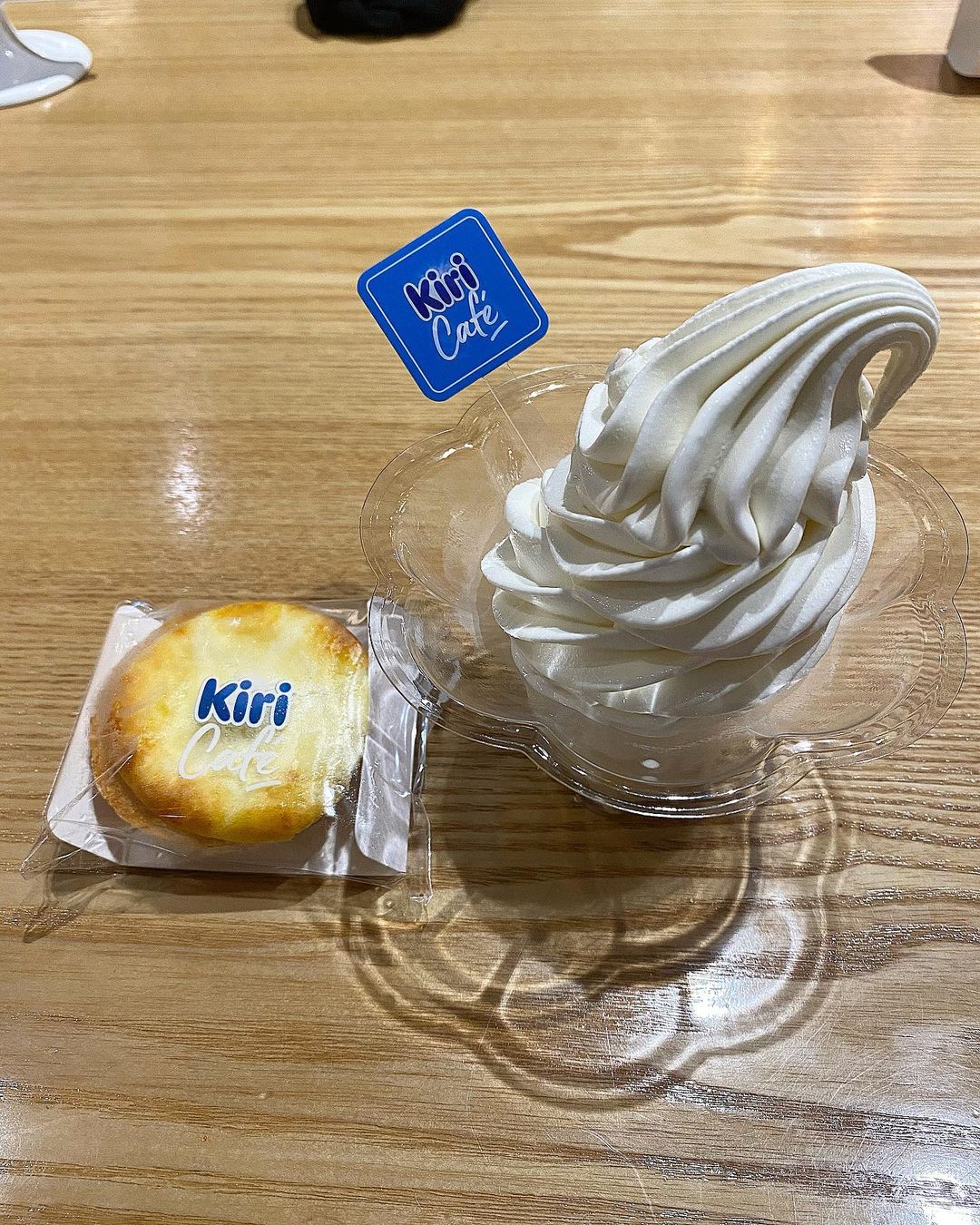 출처 : 끼리 카페 더현대서울점 인스타그램 검색 결과