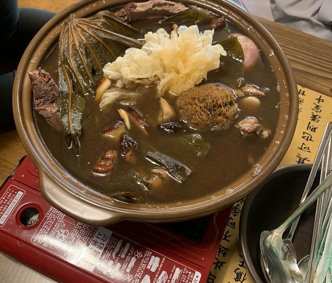 출처 : 심마니약초백숙 인스타그램 검색 결과