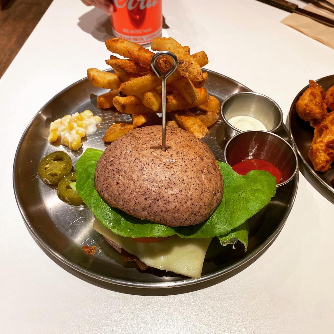 출처 : 목동버거 본점 인스타그램 검색 결과