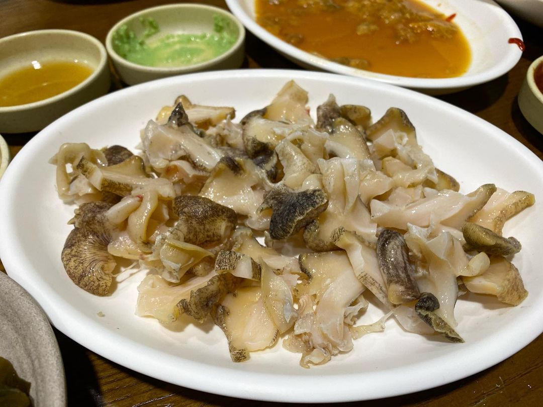 출처 : uvely02님의 인스타그램