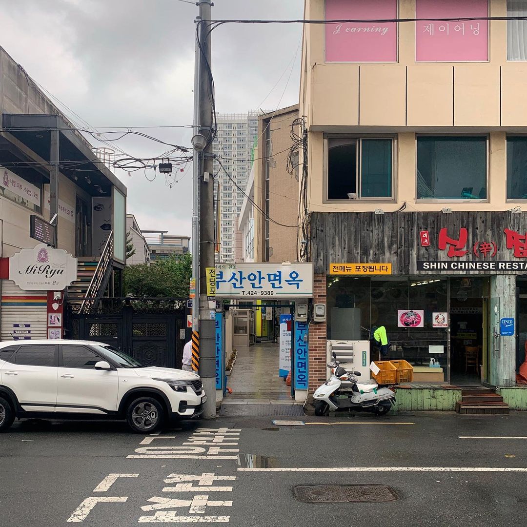 place_img