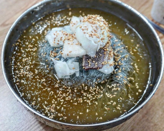한성함흥냉면막국수 , 서울특별시 동대문구 고산자로38길 20