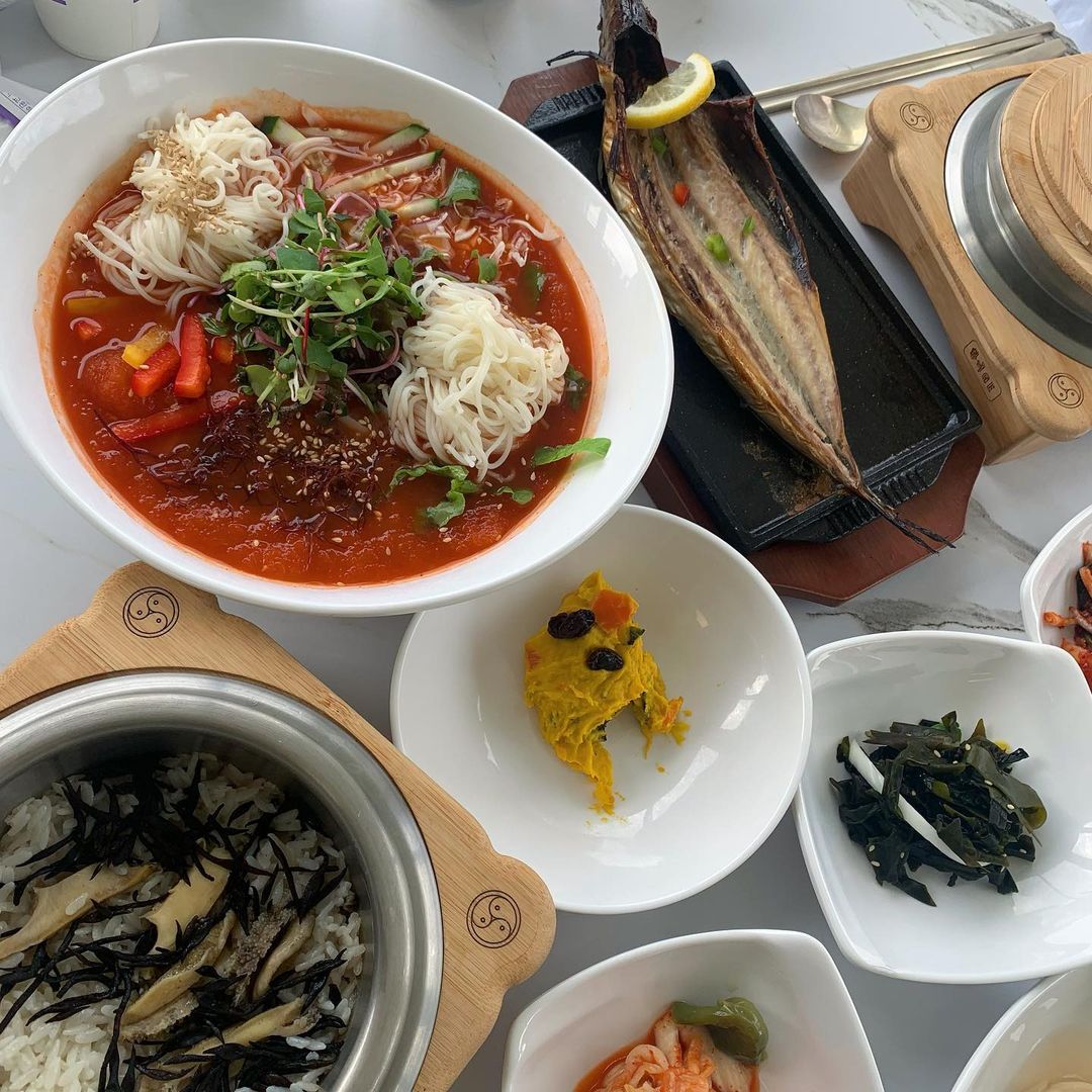 출처 : 꽃피는전복식당2 인스타그램 검색 결과