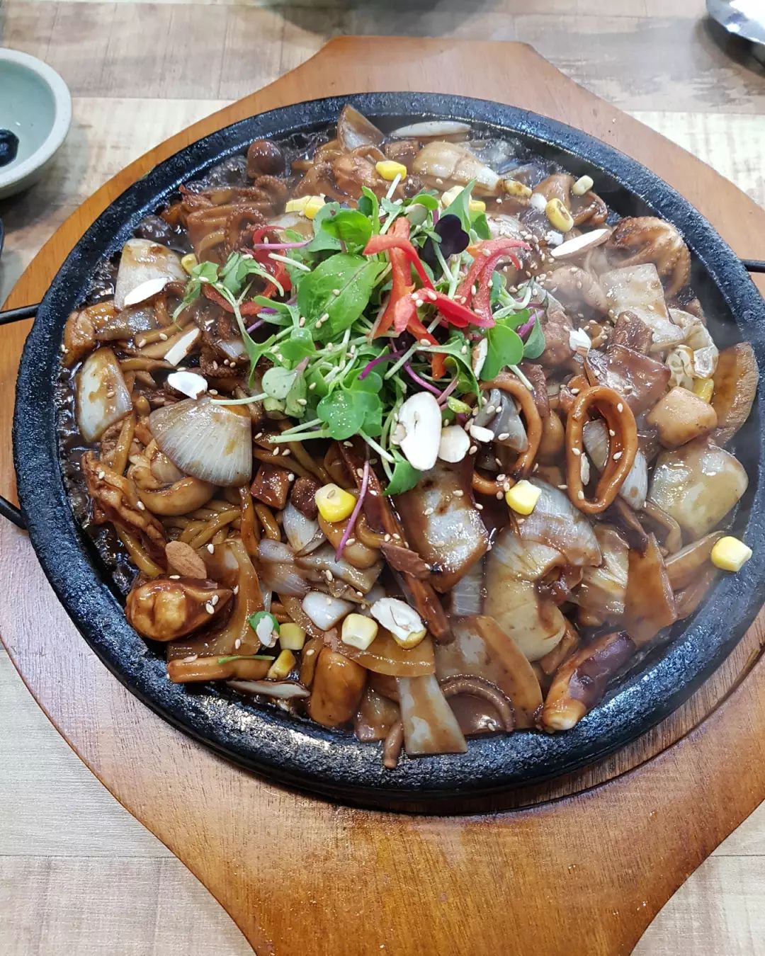 출처 : 동해돌짜장 인스타그램 검색 결과