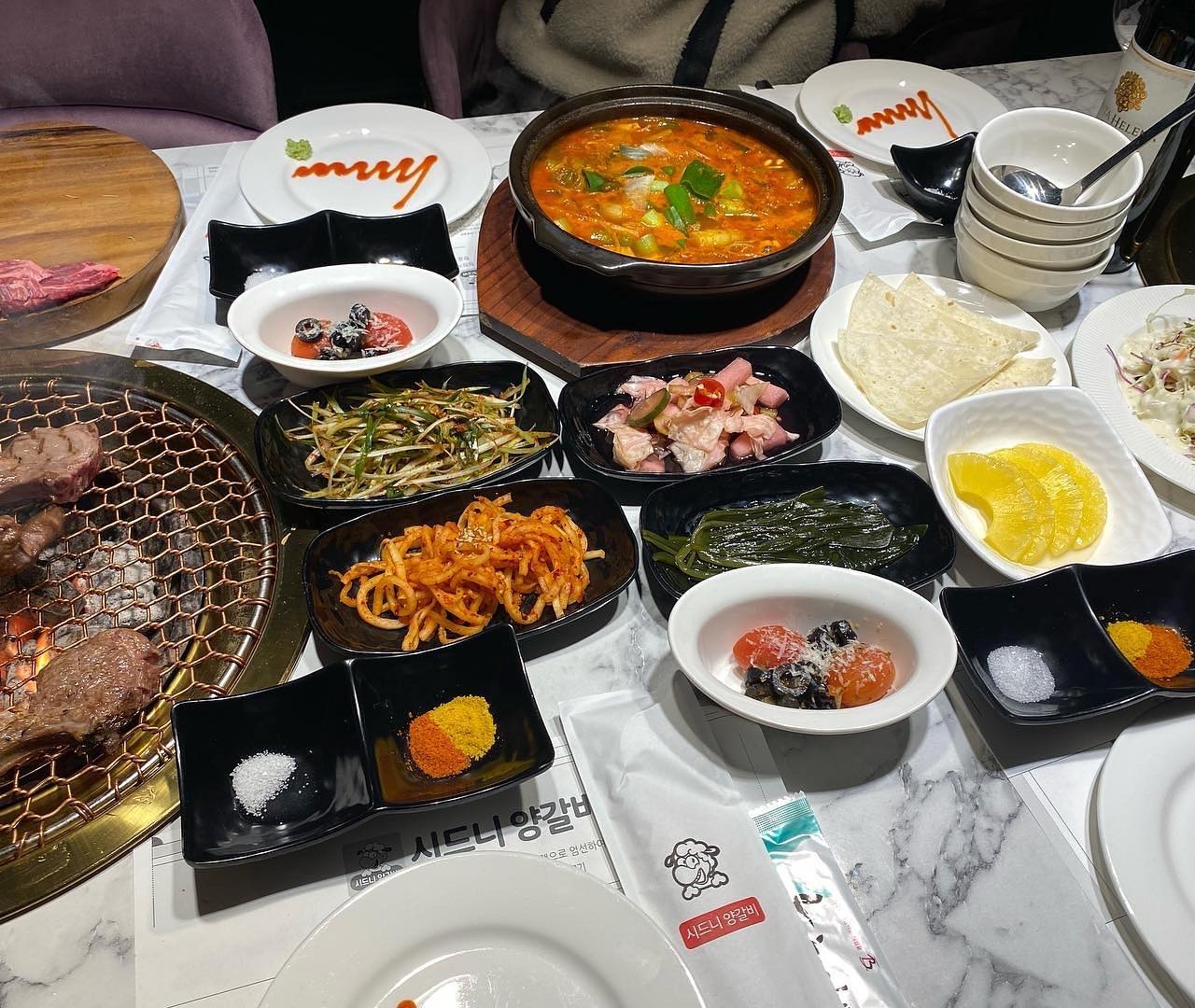 출처 : 시드니양갈비 제주노형점 인스타그램 검색 결과