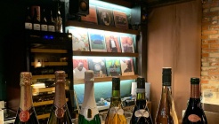 오프더월 매장 이미지