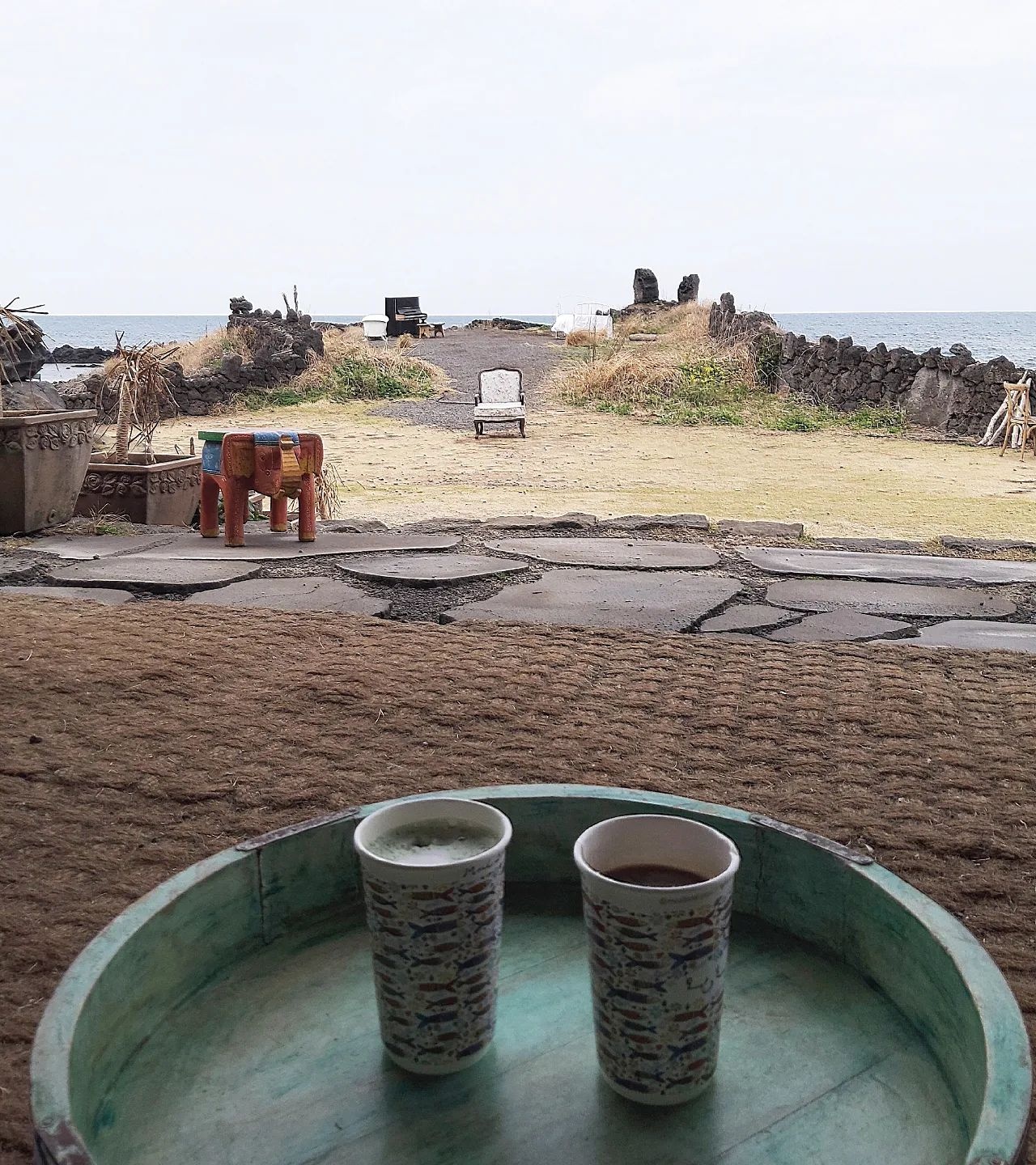 출처 : 카페모알보알 제주점 인스타그램 검색 결과