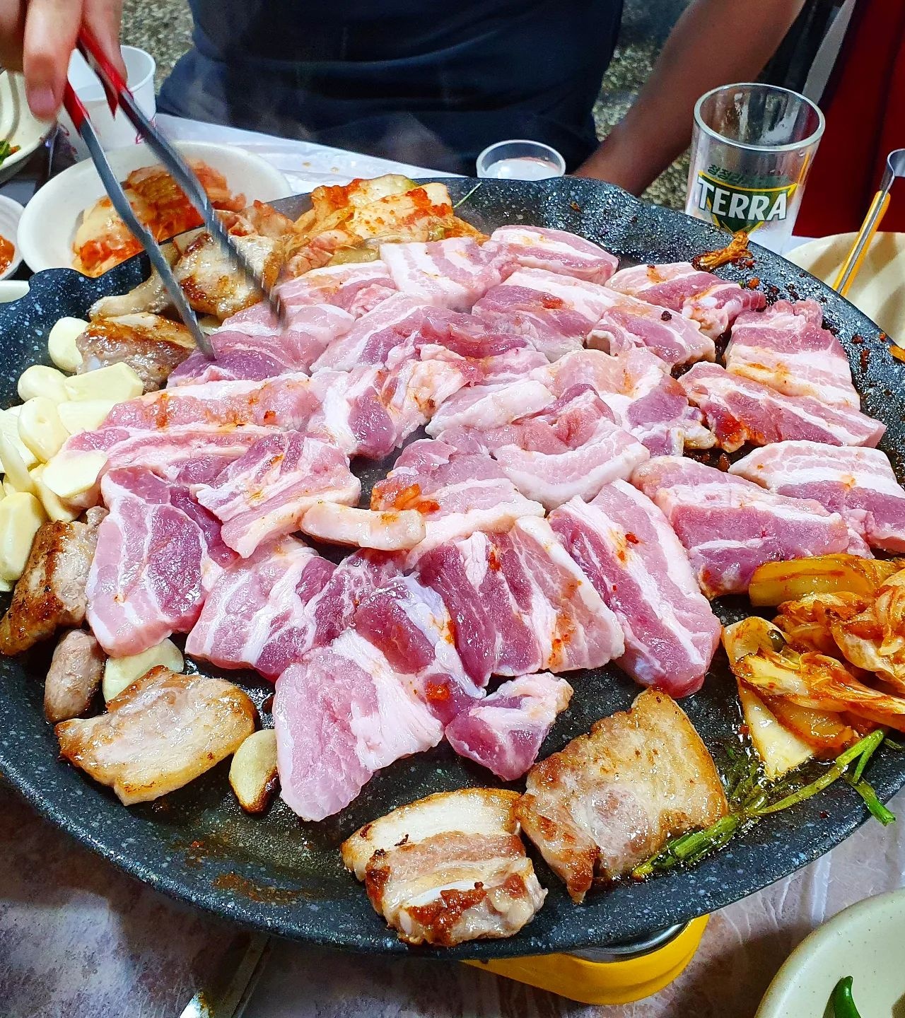 출처 : 행복한식당 인스타그램 검색 결과