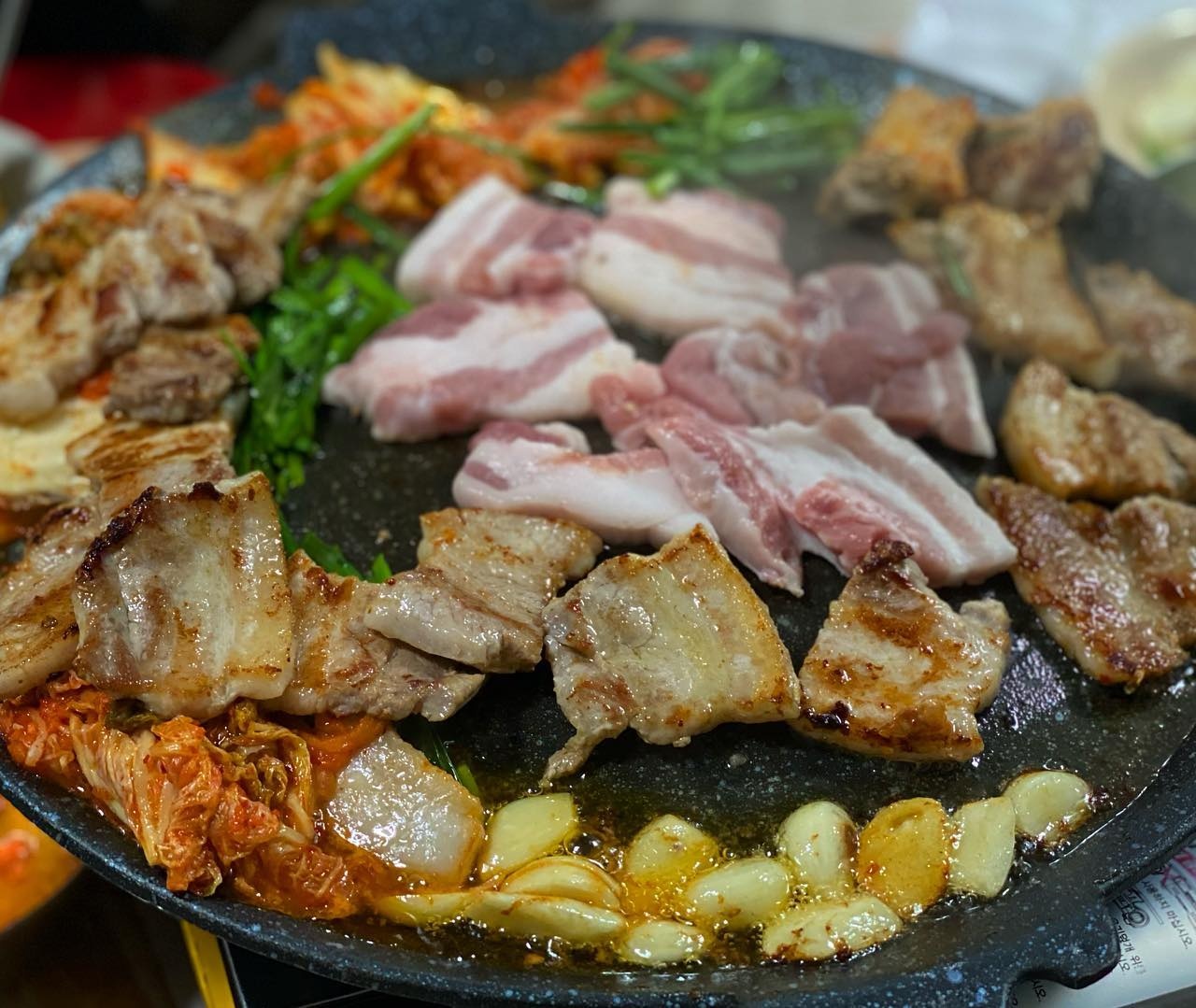 출처 : 행복한식당 인스타그램 검색 결과