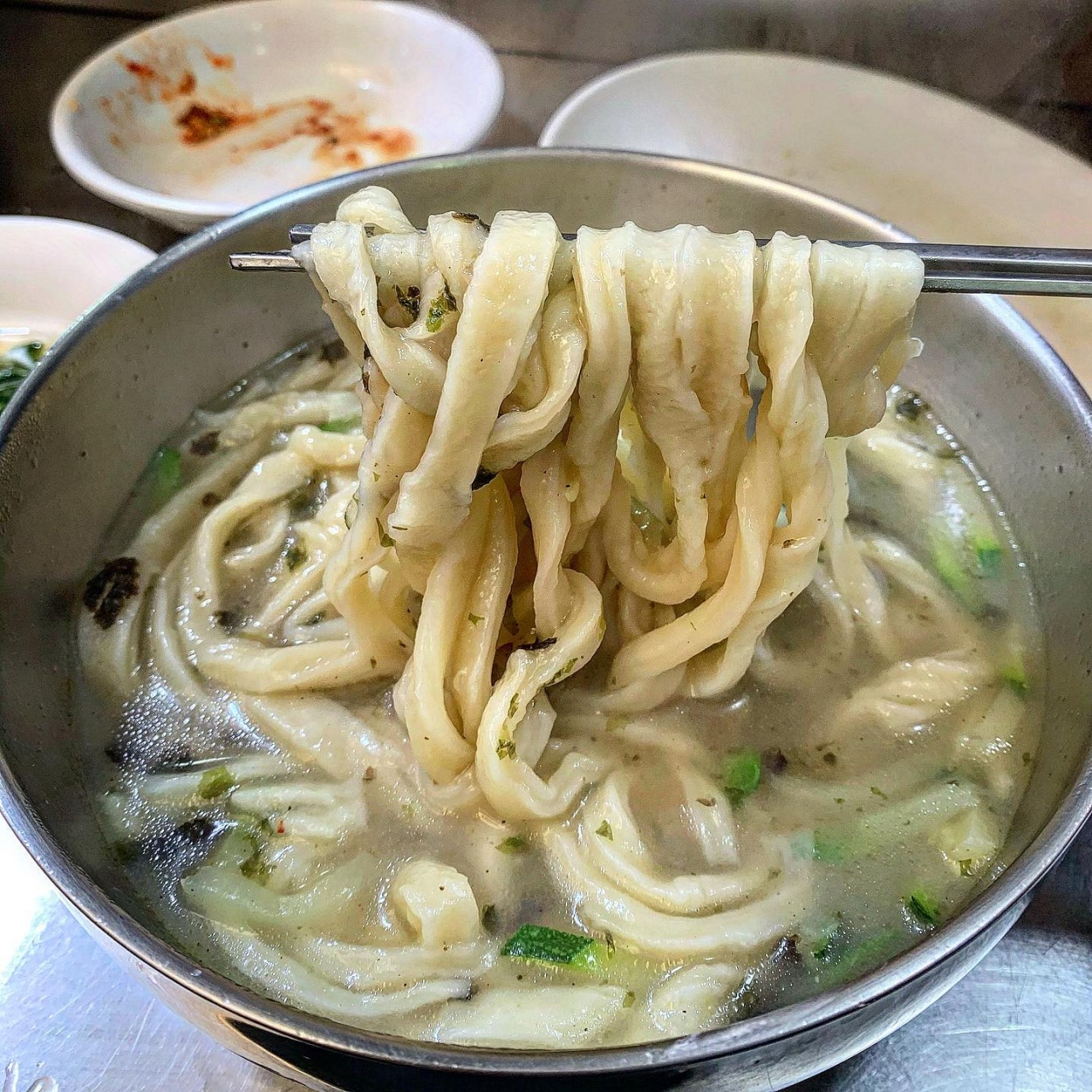 고향손칼국수 - 서울 강북, 동대문 장충 신당 | 맛집검색 식신