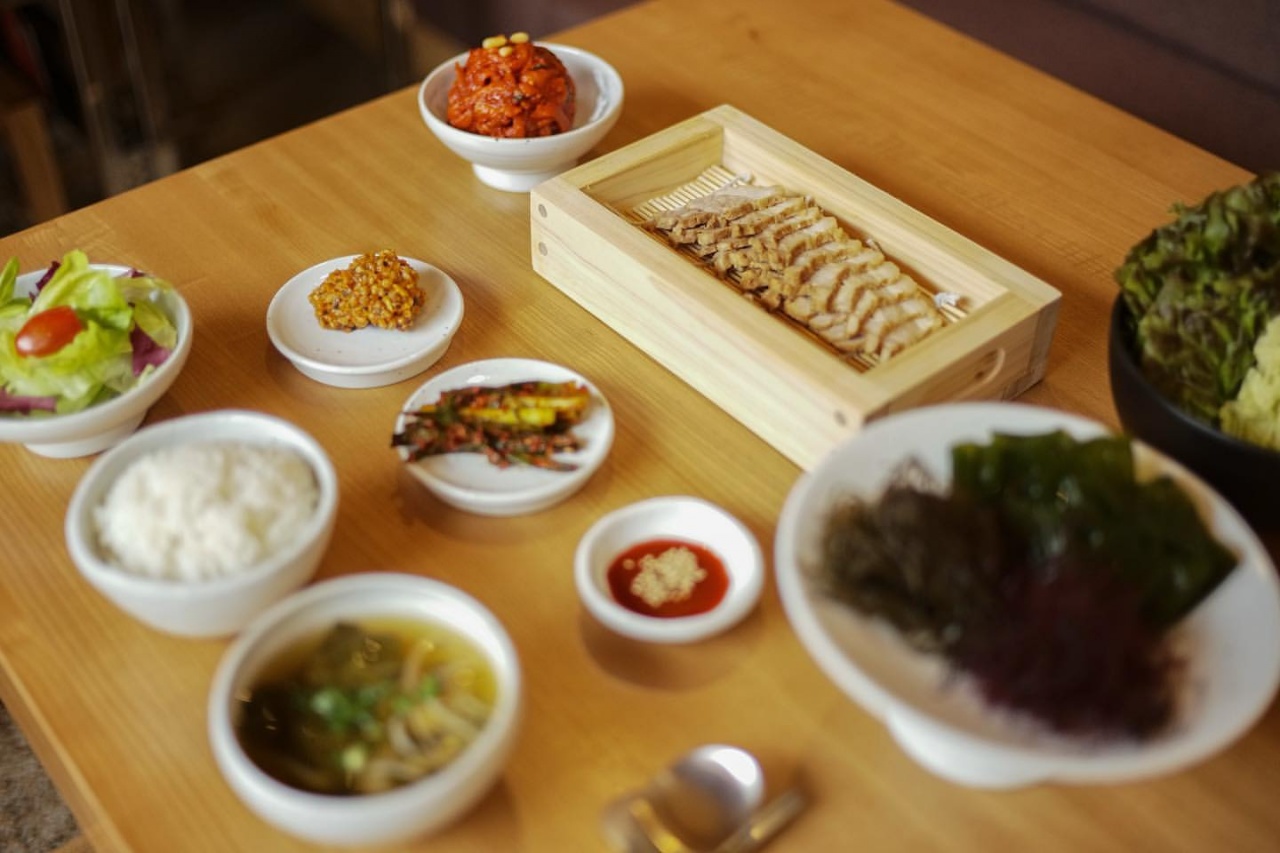 정담은보쌈 북촌점|서울 / 강북 / 삼청동/북촌한옥마을, 고기맛집 | 식신 맛집추천