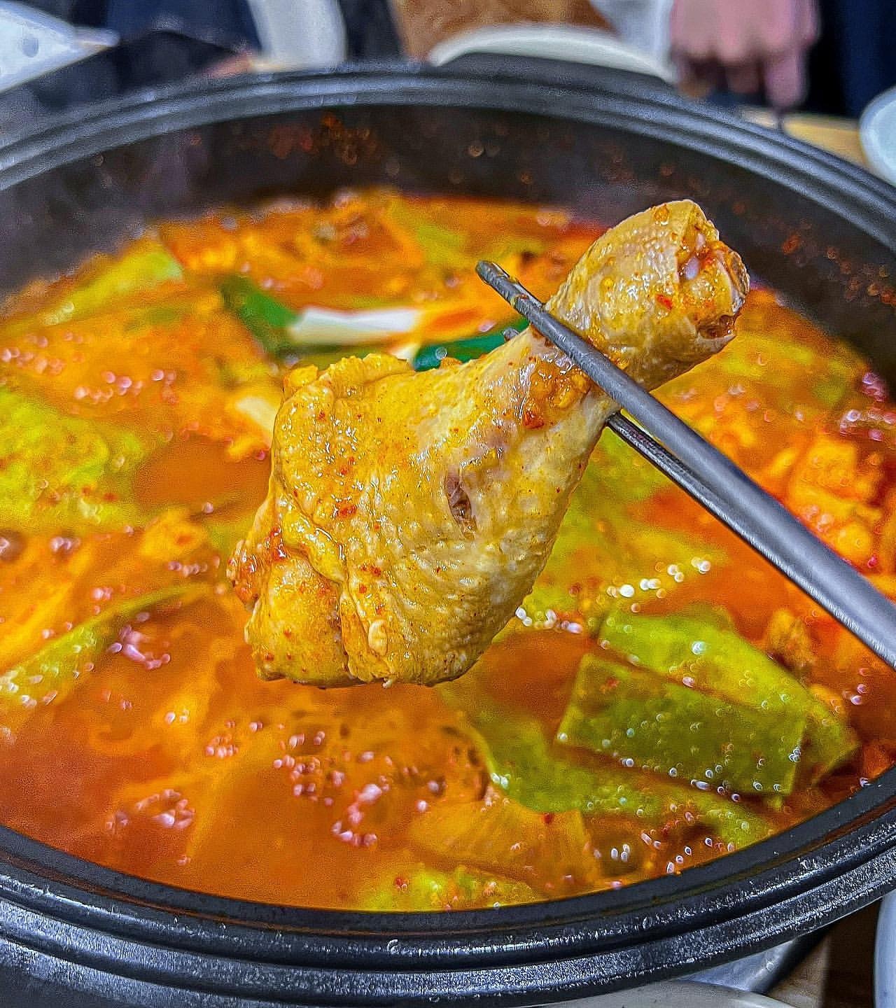 출처 : 토방닭매운탕 인스타그램 검색 결과