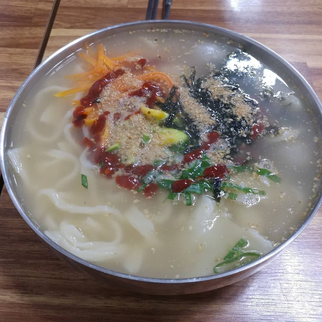 홍두깨손칼국수 - 경기, 군포시 산본 당동 | 맛집검색 식신