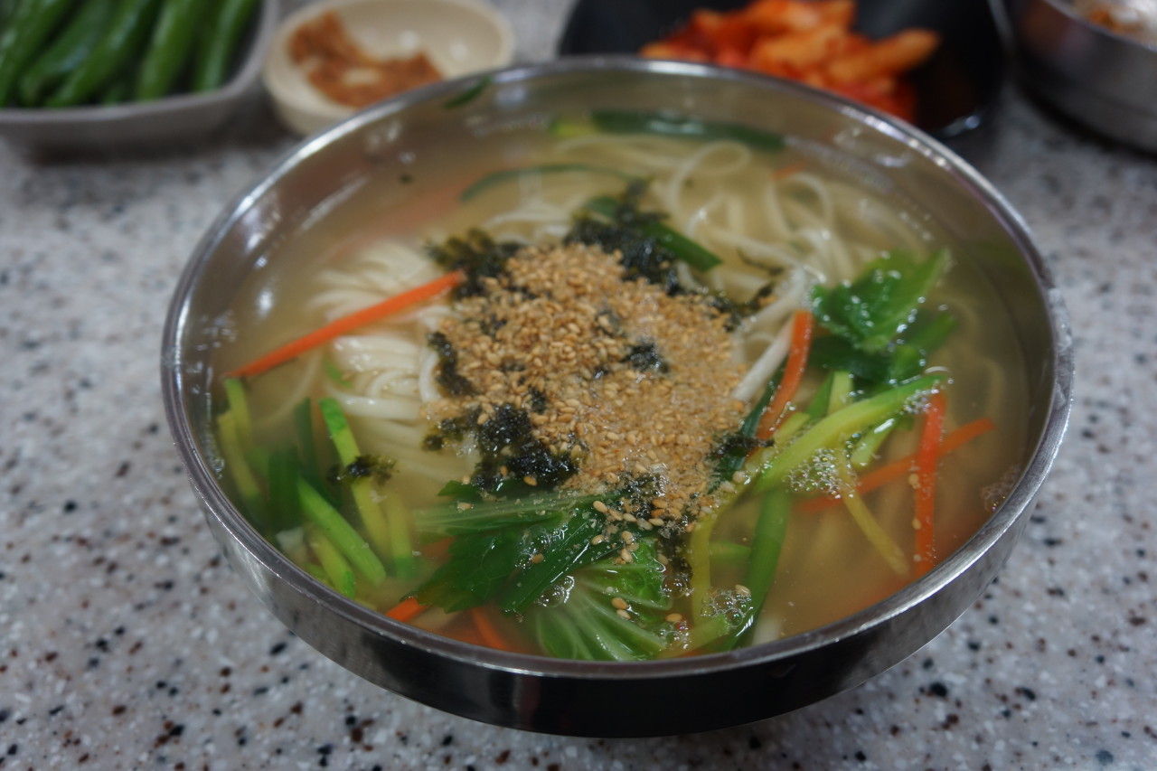 엄마칼국수 - 대구, 중구 동성로 중앙로 종로 | 맛집검색 식신