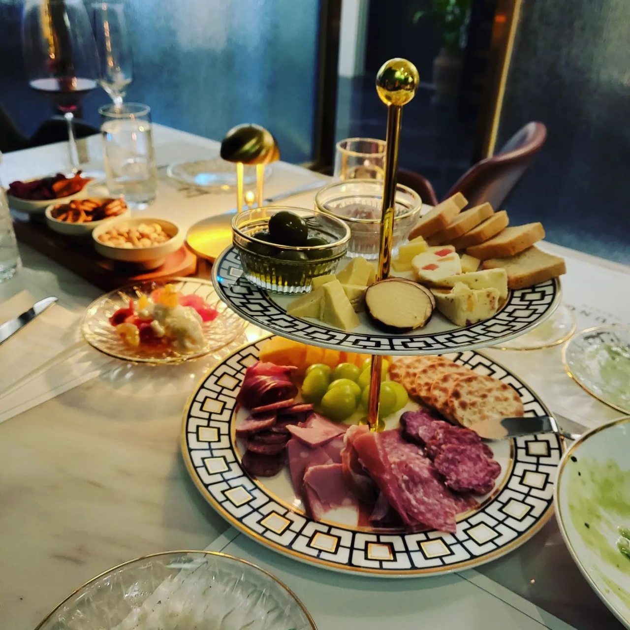 루라운지 - 서울 강북, 용산 삼각지 | 맛집검색 식신