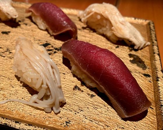 만텐스시(Manten Sushi) , 일본 〒100-6990 Tokyo, Chiyoda City, Marunouchi, 2 Chome−6−1 ブリックスクエア B1