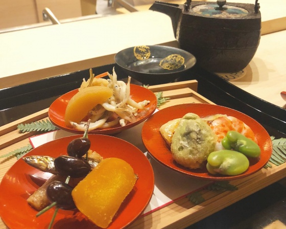 가이세키 코무로(Kaiseki Komuro) , 35-4 Wakamiyacho, Shinjuku City, Tokyo 