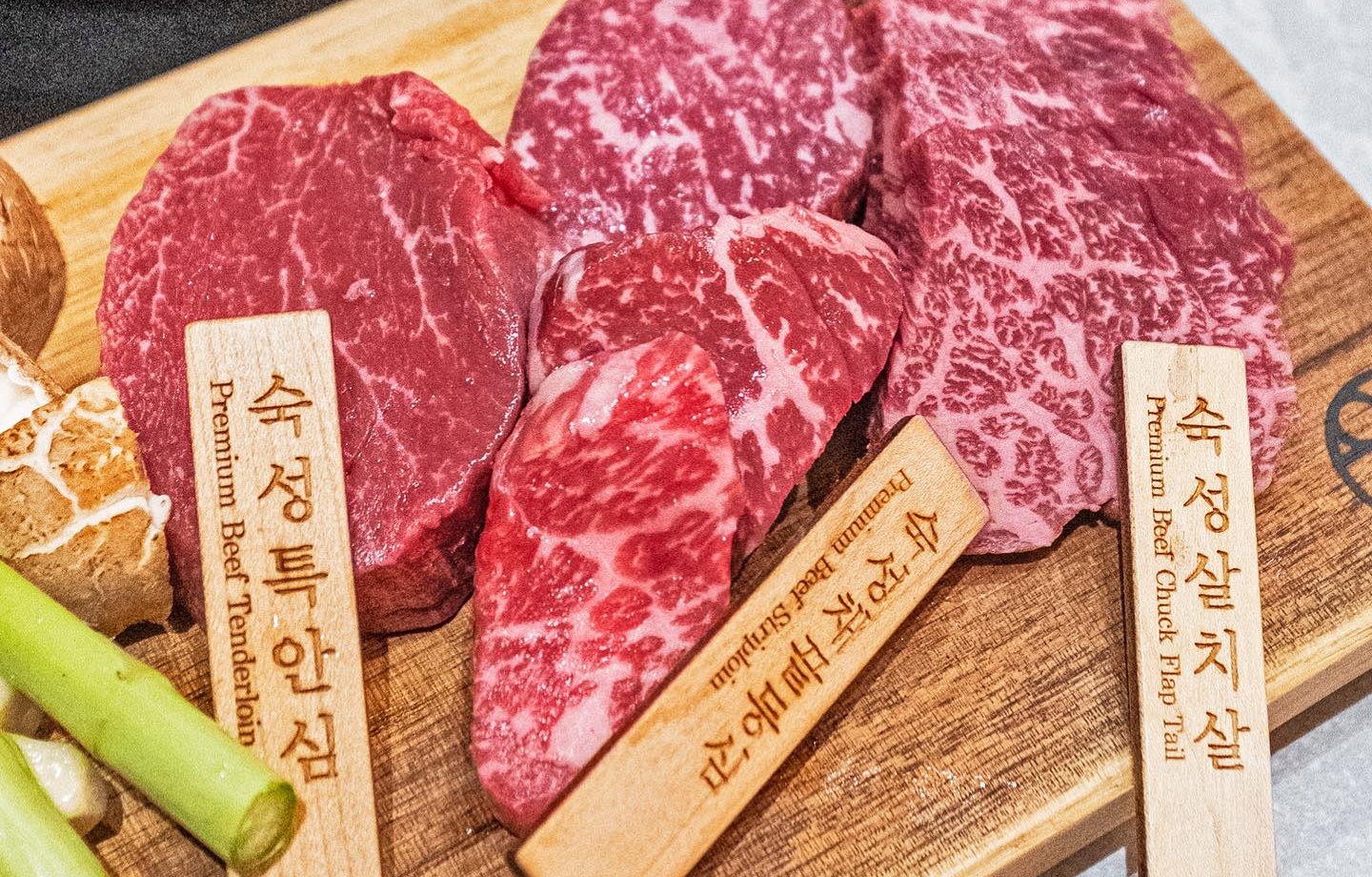 출처 : 우몽블랙 판교본점 인스타그램 검색 결과