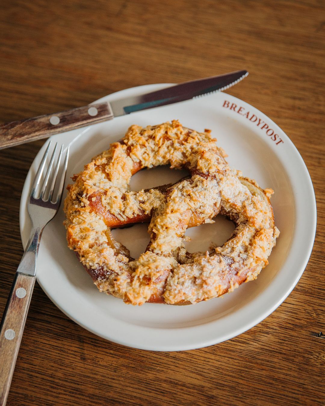 출처 : 브레디포스트 연남점 공식 인스타그램