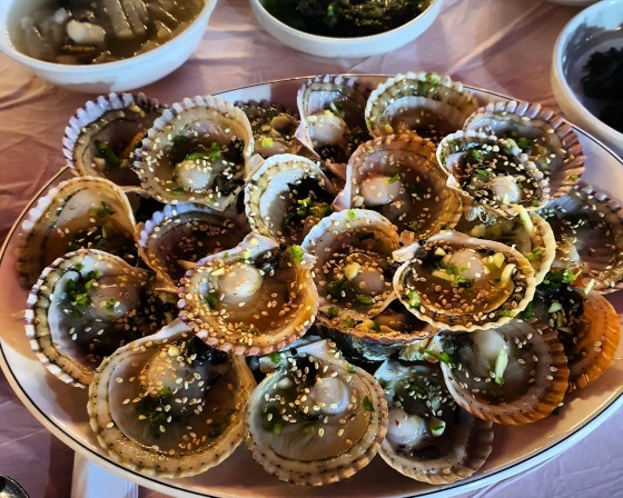 반월수산 , 전라남도 신안군 압해읍 압해로 1350-6 