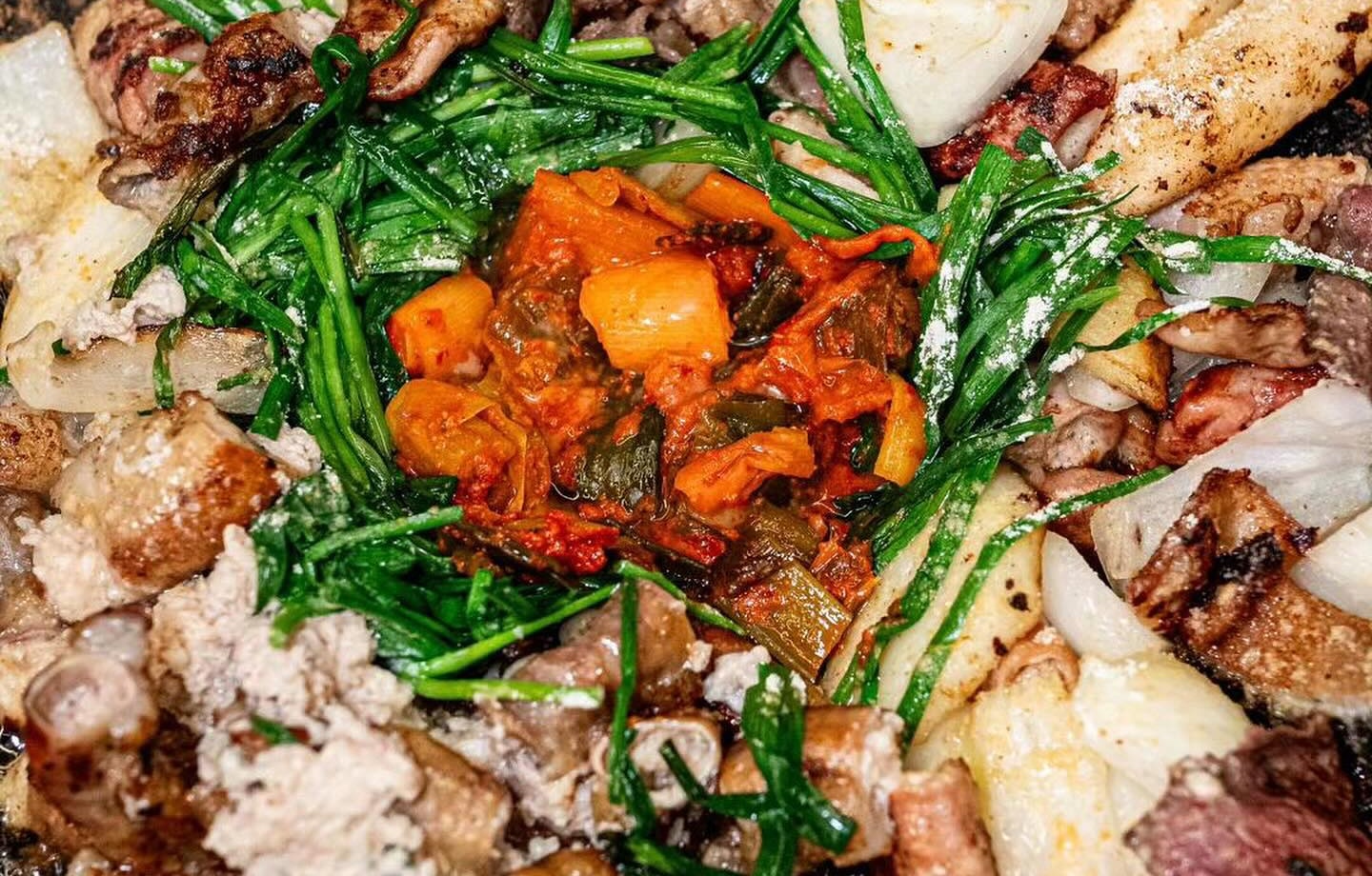 출처 : 원조마늘곱창 인스타그램 검색 결과