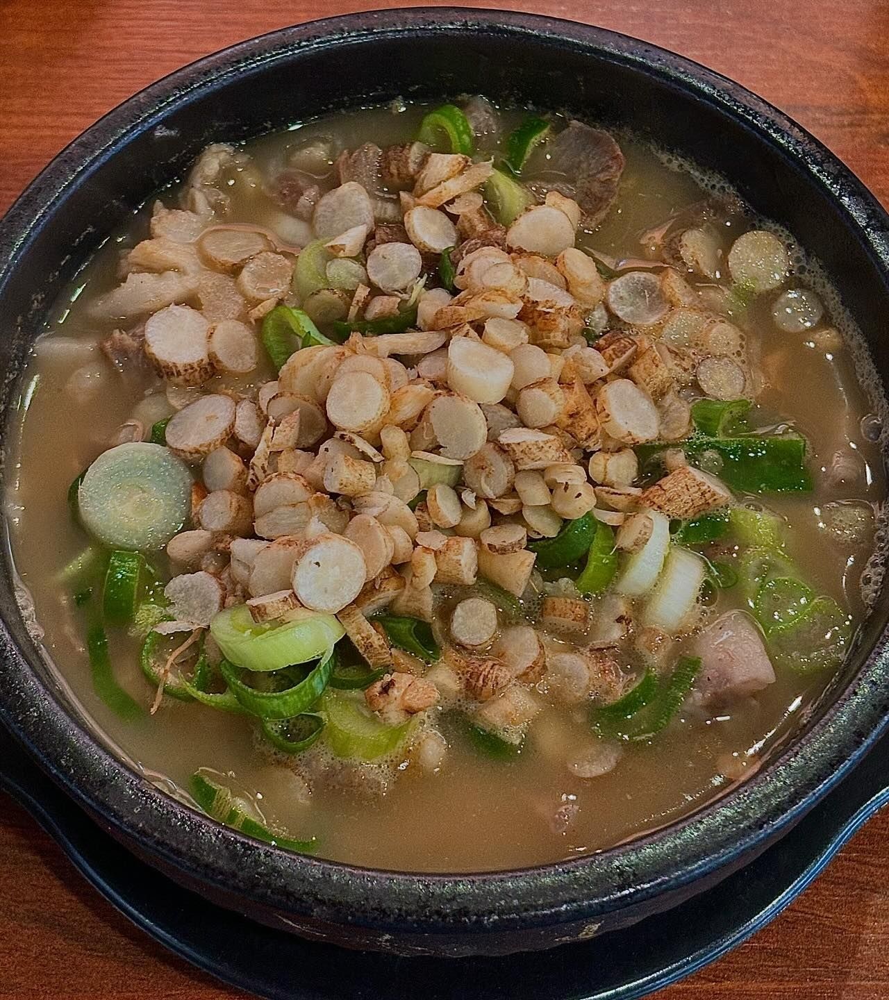 출처 : 금옥정 더덕순대국 융건릉 본 인스타그램 검색 결과