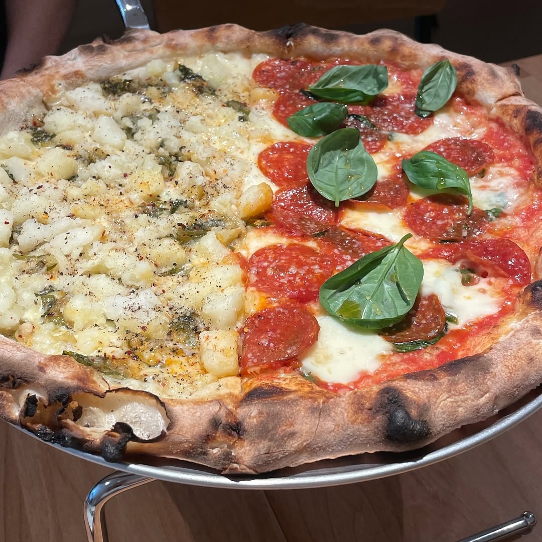 출처 : 앰버더피자룸 인스타그램 검색 결과